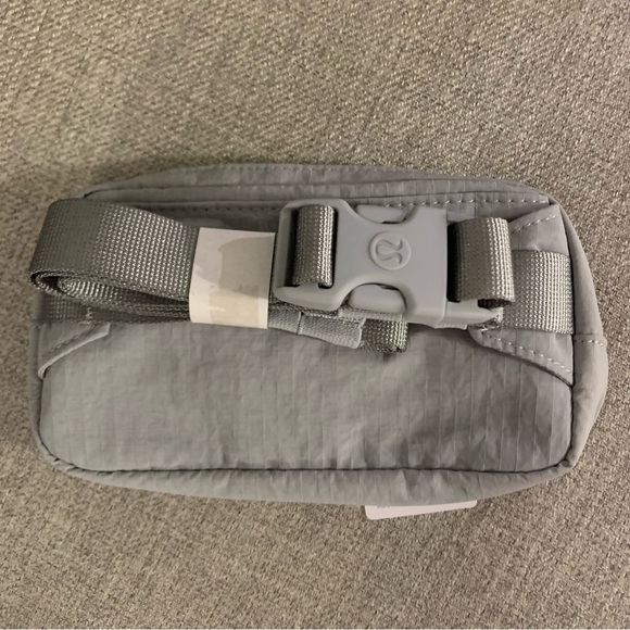 belt bag lululemon grey - Picture 2 of 7